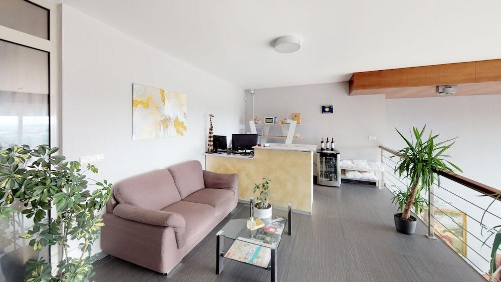 River View Apartments Hotel Bratislava Ngoại thất bức ảnh