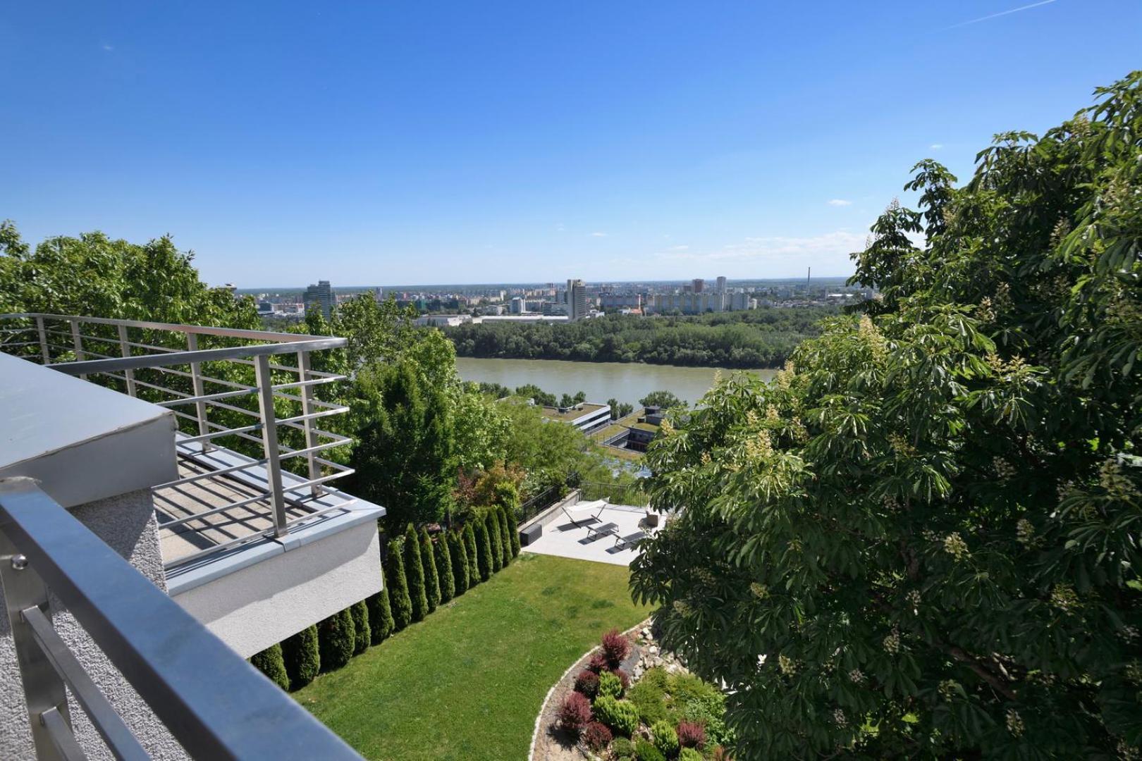 River View Apartments Hotel Bratislava Ngoại thất bức ảnh